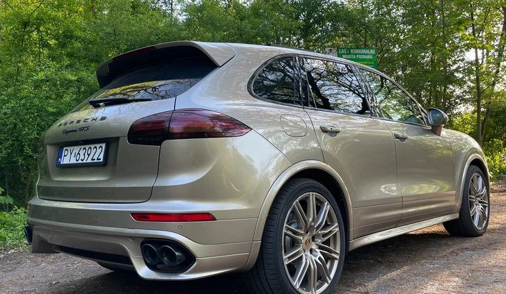Porsche Cayenne cena 199999 przebieg: 72000, rok produkcji 2015 z Poznań małe 211